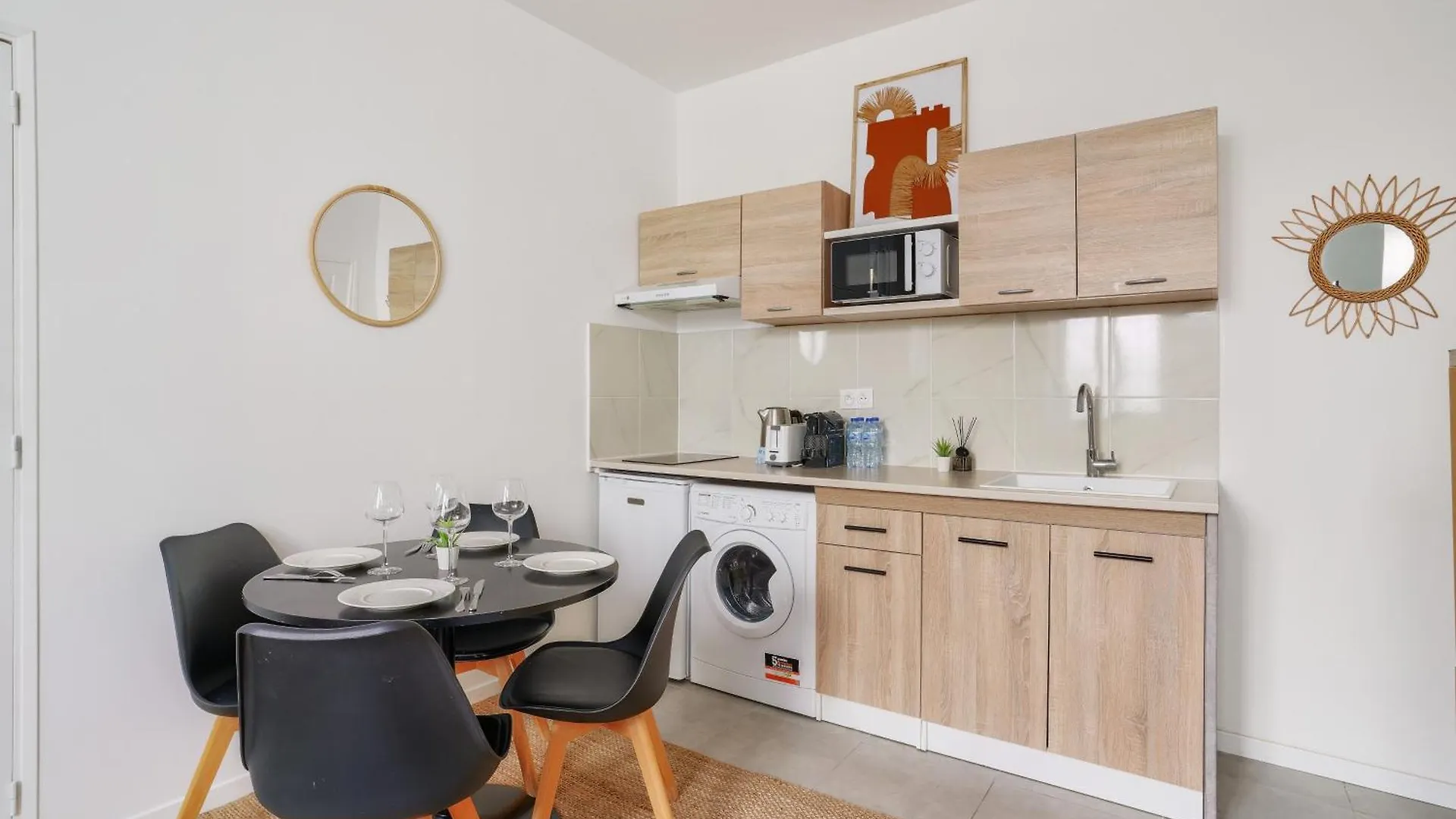 2 Bedrooms In The 15th District *