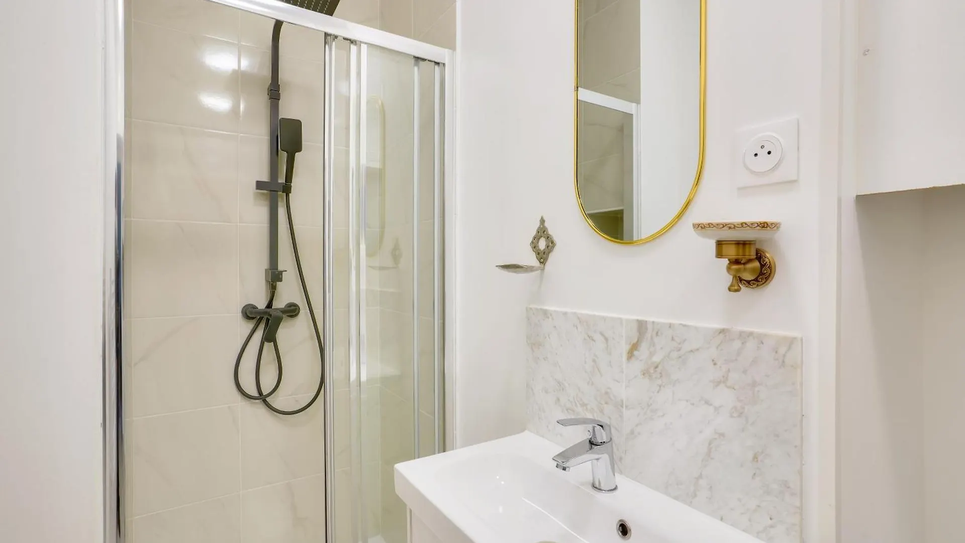 2 Bedrooms In The 15th District パリ